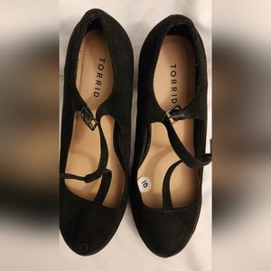 Torrid, Women's Size 10, Black strappy heels, pre-owned, in like new condition.